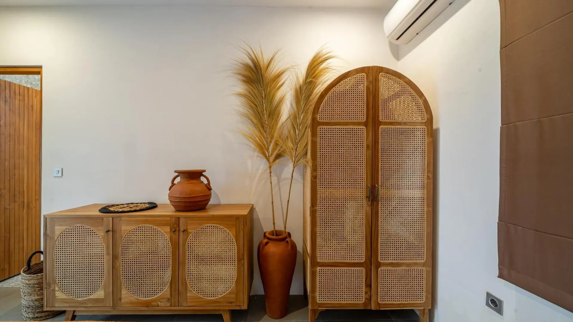 A9 - Exclusive 3-Bedroom Villa in Seminyak with a Rooftop Paradise Kerobokan