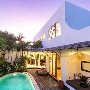 Villa Castilla - Ethnic Vibes Tropical 4br With Private Pool, 10 Minutes From Canggu, Kerobokan
